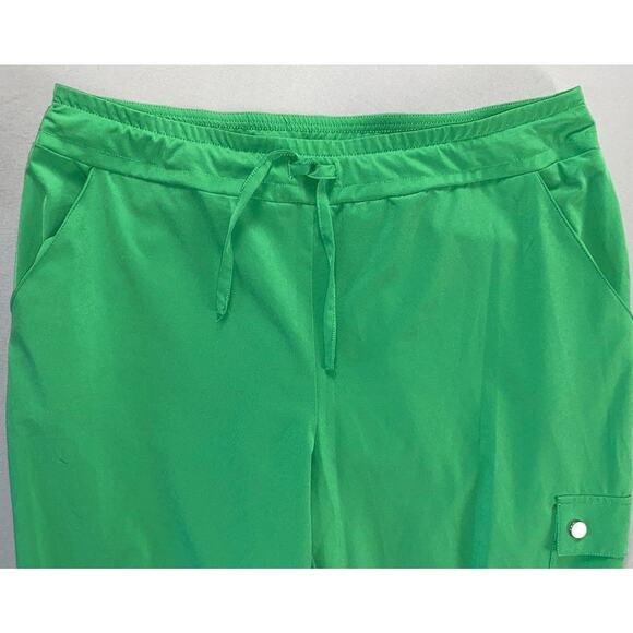 Chico's Zenergy Super Lightweight Pull On Microfiber Cargo Pants. Green, 1 (8) - Picture 6 of 9
